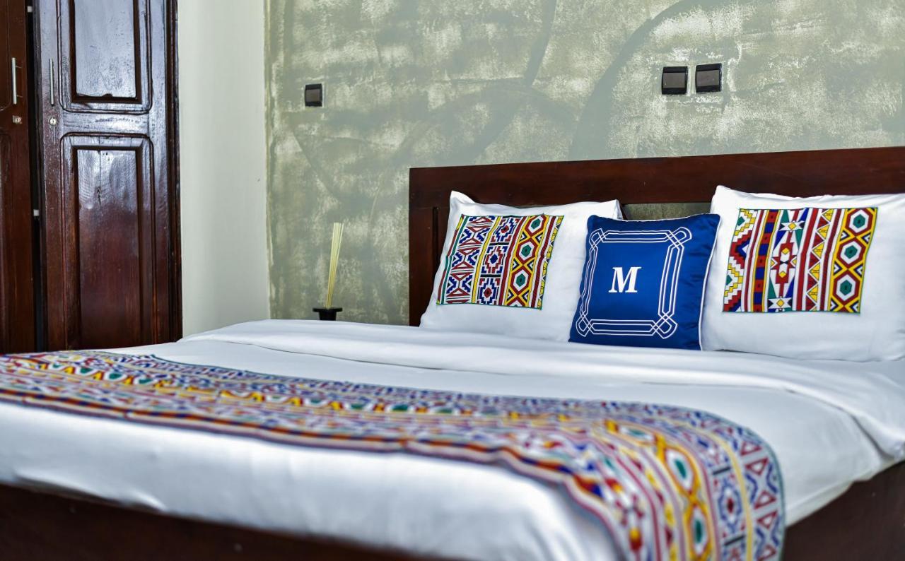 Hotel M'Rode لومي المظهر الخارجي الصورة