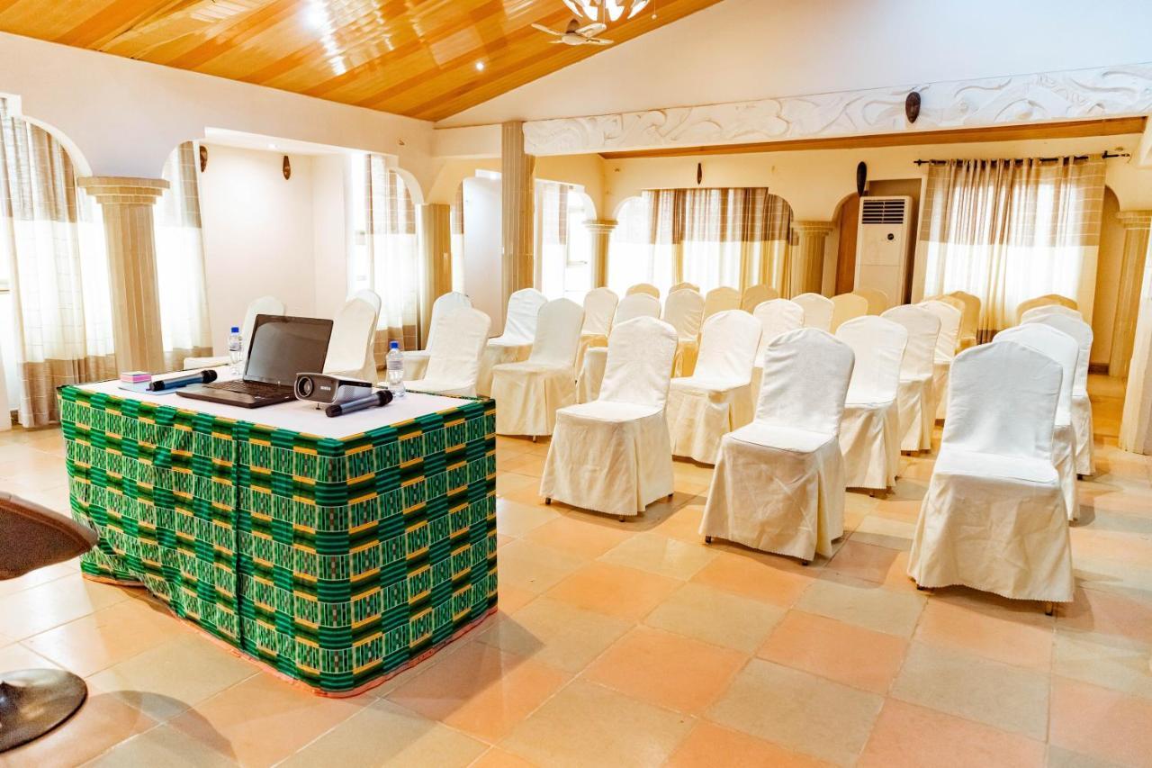 Hotel M'Rode لومي المظهر الخارجي الصورة