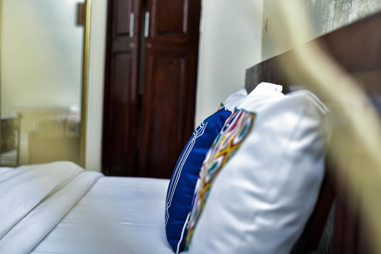 Hotel M'Rode لومي المظهر الخارجي الصورة