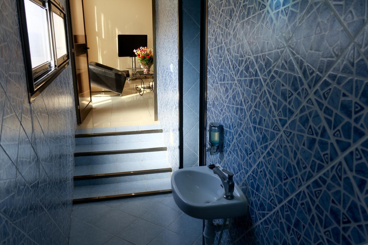 Hotel M'Rode لومي المظهر الخارجي الصورة